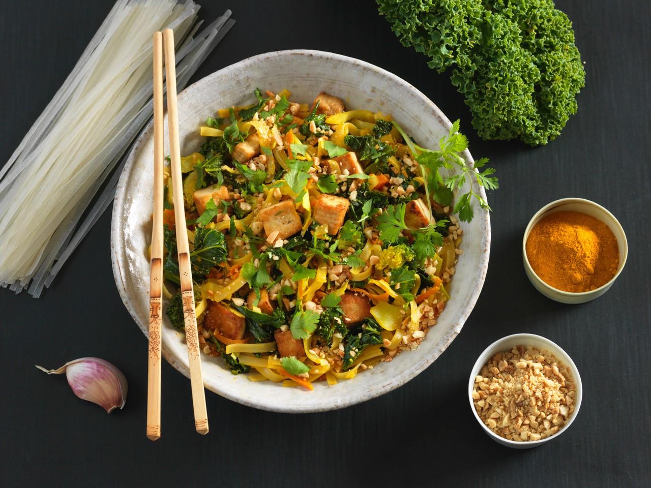 Pad Thaï au tofu fumé et légumes d’hiver